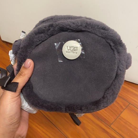 UGG Bailey Bow Suede Crossbody GREY - Picture 4 of 11